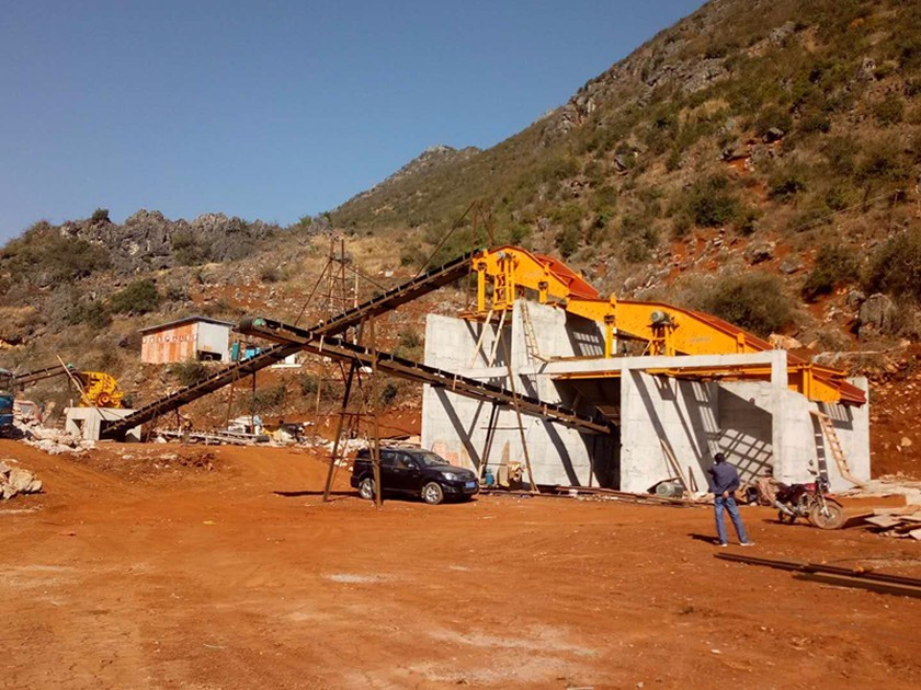 文山王總?cè)债a(chǎn)700方平振篩安裝現(xiàn)場